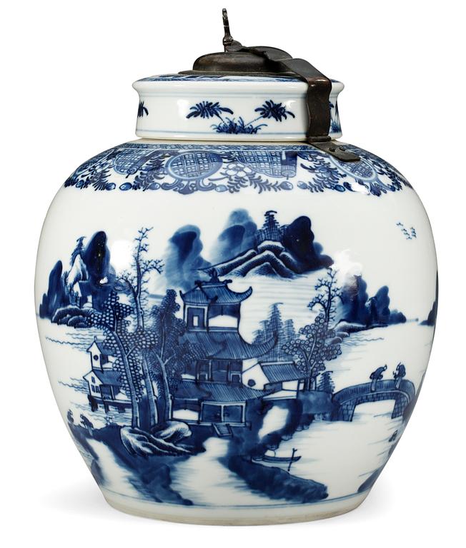 A blue and white jar with cover, Qing dynasty circa 1800.