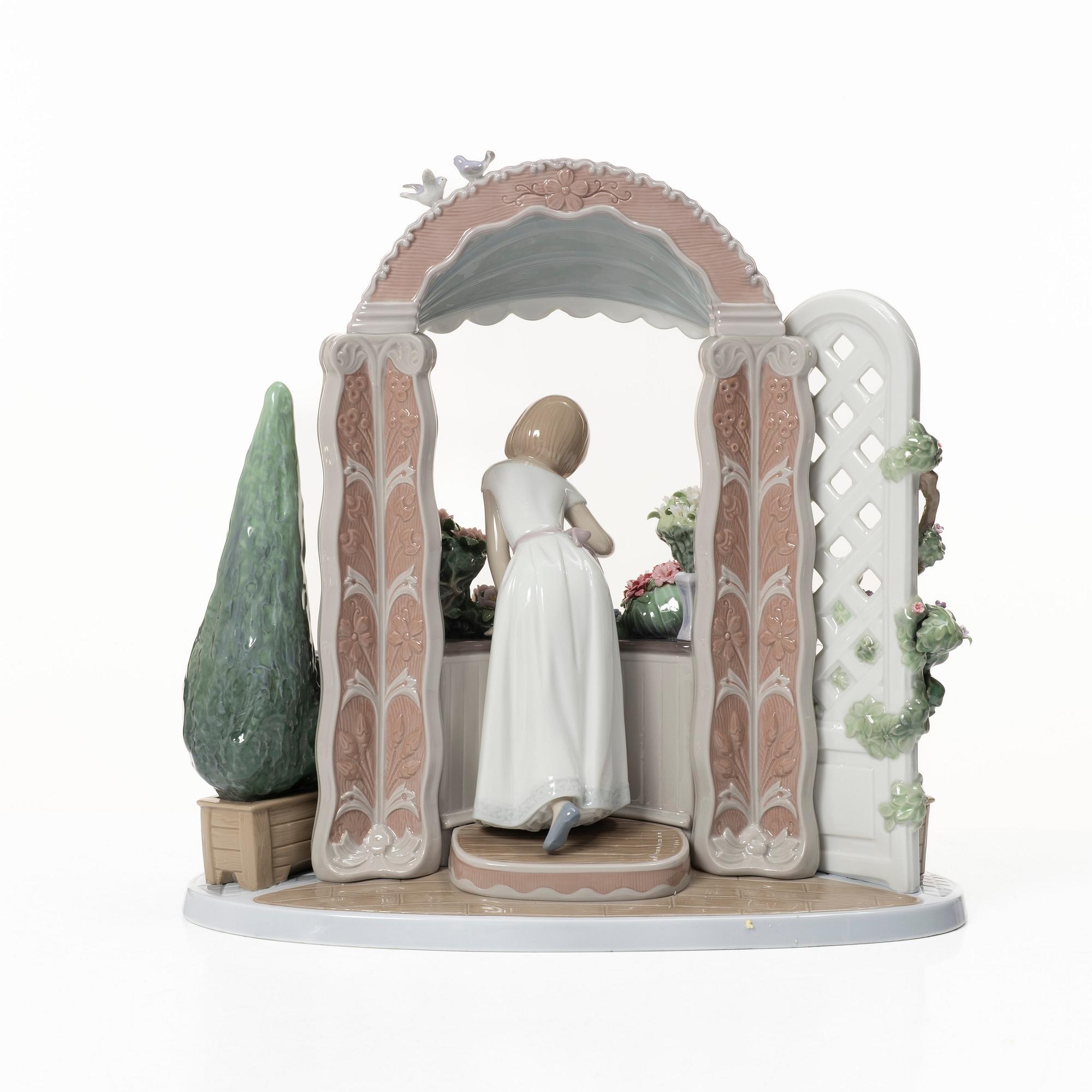 Lladró, figurine, "Romantic Feelings", Spain.