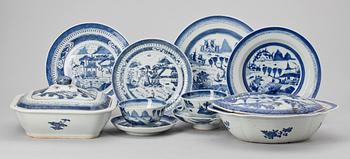 SERVIS, 87 delar, kompaniporslin, Jiaqing 1796-1820.