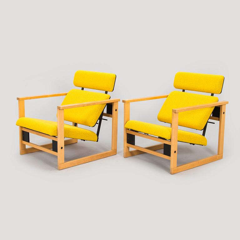 Yrjö Kukkapuro, nojatuoleja, pari, "Alnus" 1990-luku.