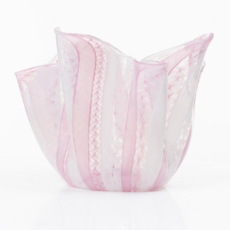 Paolo Venini & Fulvio Bianconi, a 'Fazzoletto' vase, Murano, Italien.