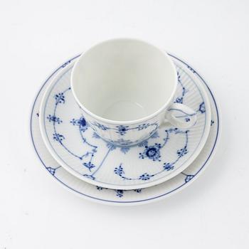 Ca 90 pieces, "Musselmalet", porcelain Royal Copenhagen and Bing & Gröndahl, Denmark.