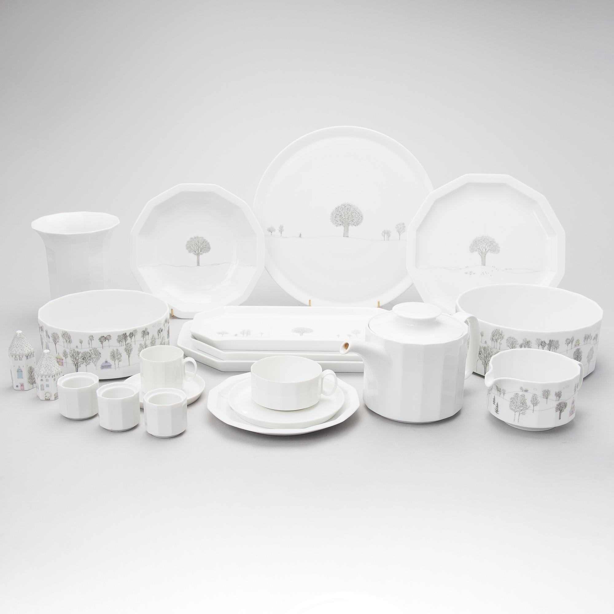 A 53 piece "Winterreise" & "Polygon"  dinner/coffee set by Rut Bryk and Tapio Wirkkala for Rosenthal. Late 20th century.