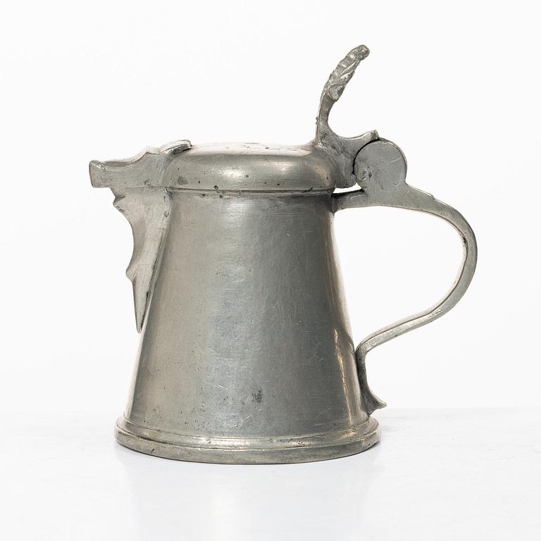 Measure vessel, pewter, half-quart by Gudmund Östling, Vimmerby, 1788 with an earlier lid.