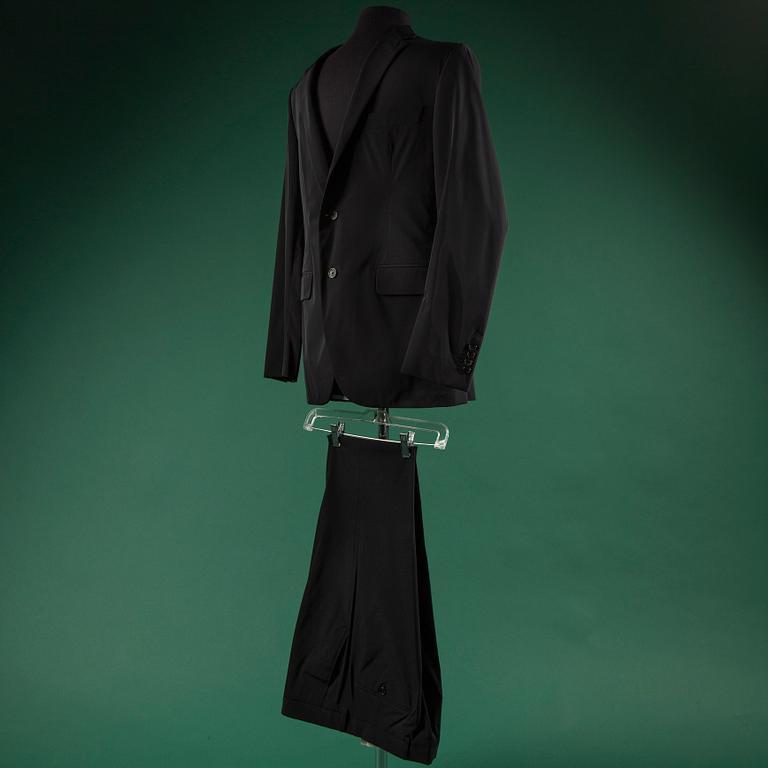 A suit by BELVEST, in size 50(IT).