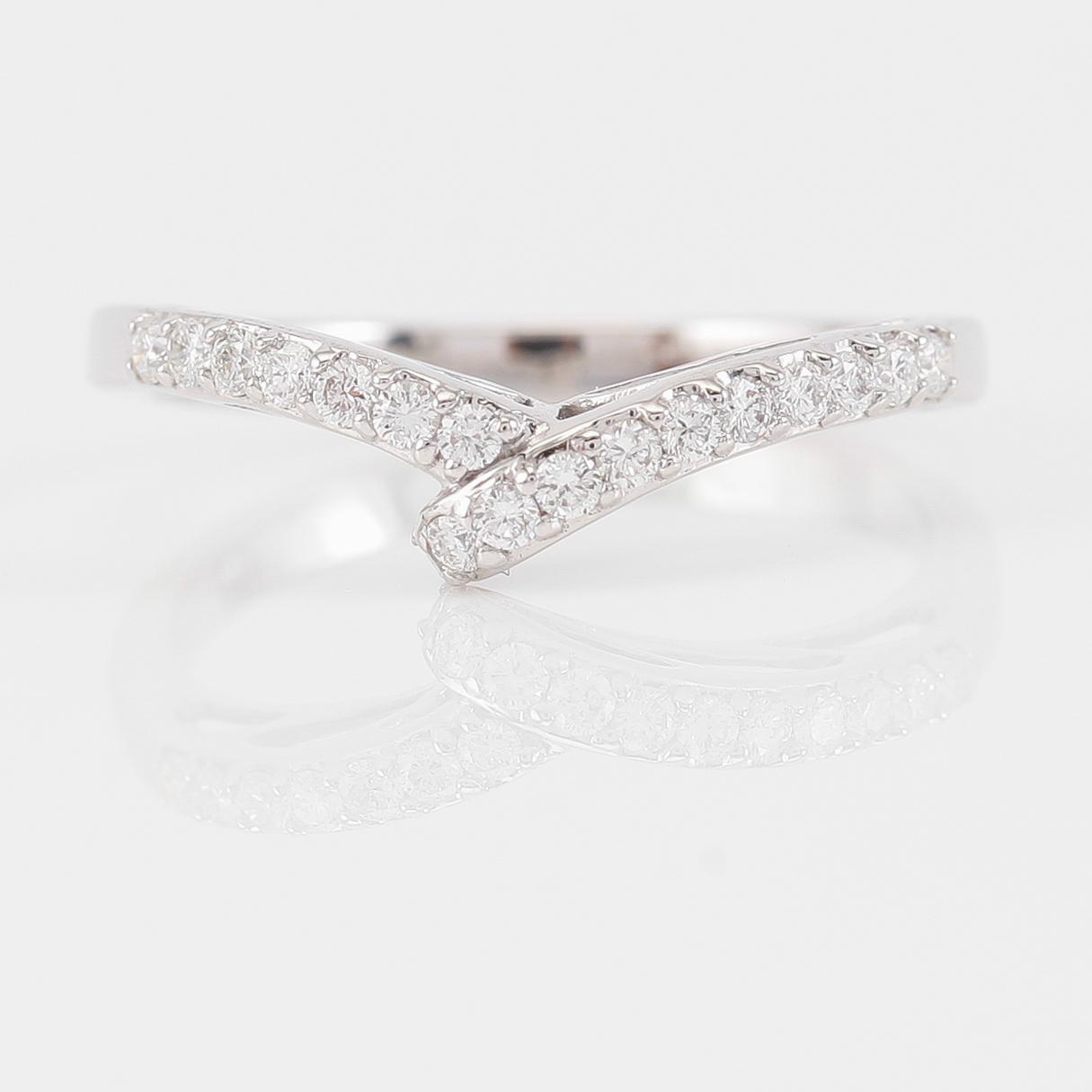 RING, 14K vitguld och diamanter.