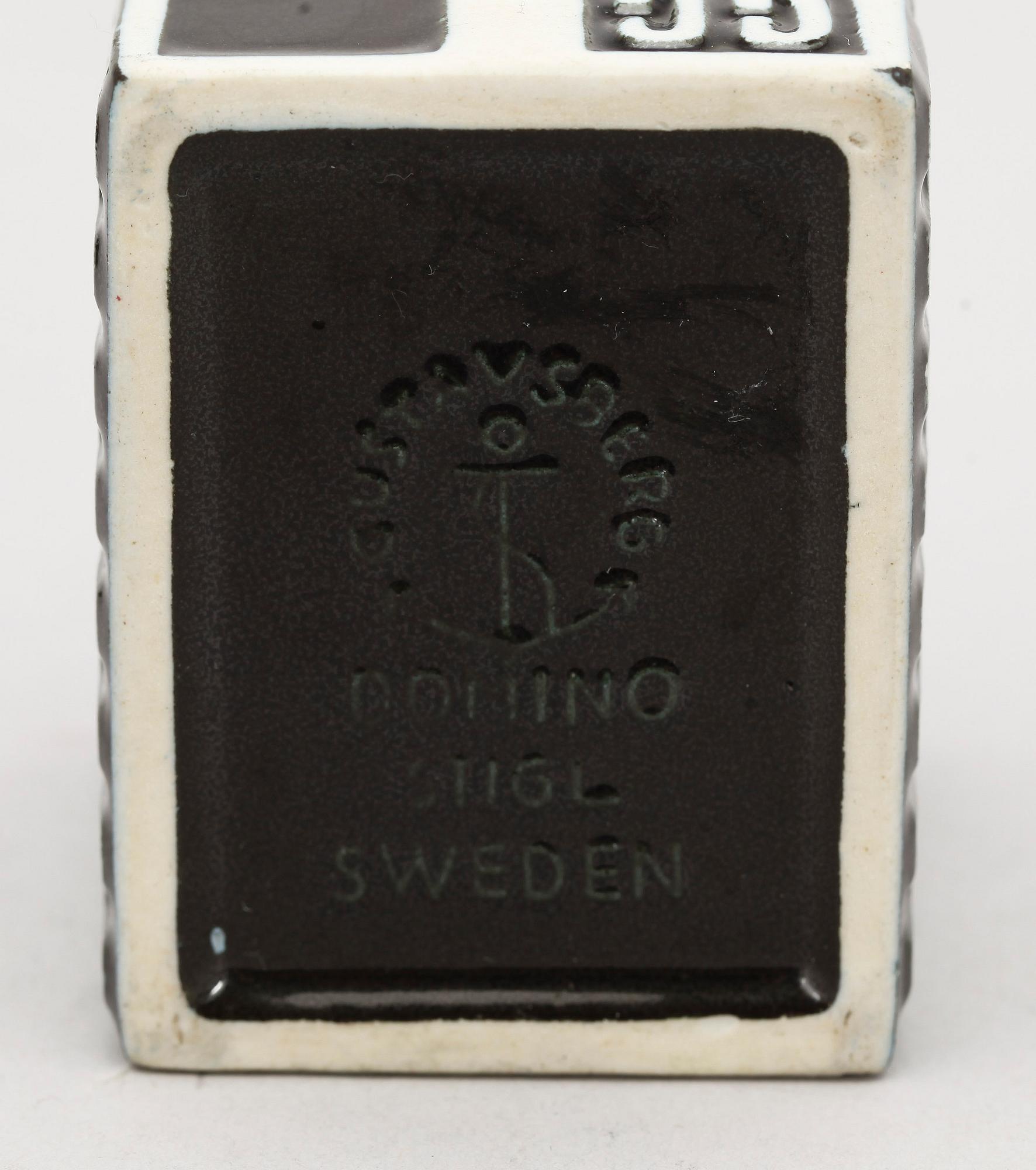 DOMINO, 2 delar, Stig Lindberg, för Helsingborgsutställningen 1955, Gustavsberg.