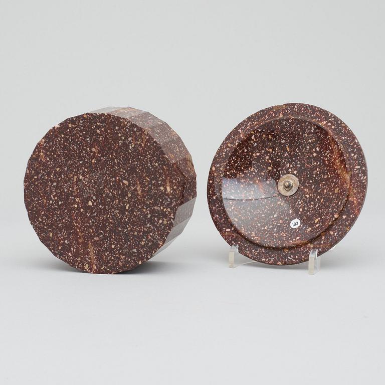 SMÖRASK MED LOCK. Älvdalen, 1800-talets början. Empire.