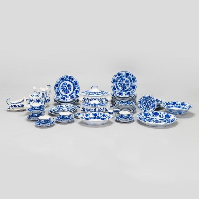 A 59-piece Johnson Brothers 'Holland' Flow Blue creamware dinner  set, first half of the 20th century.