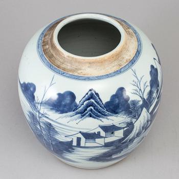 A blue and white jar, Qing dynasty, Qianlong (1736-95).