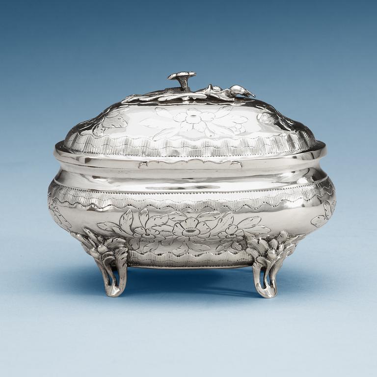 A Swedish 18th century silver sugar-box, makers mark of  Lorenz Vick, Ulricehamn 1777.