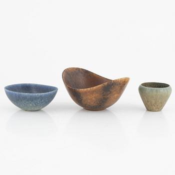 Gunnar Nylund, three stoneware bowls, Rörstrand, Sweden.