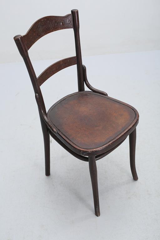 STOLAR, ett par snarlika, Thonet, 1900-talets första kvartal.