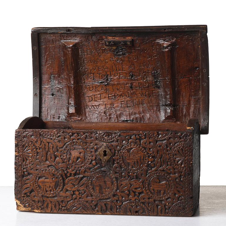 A casket and lid, C14 dated, second half of the 17th century.