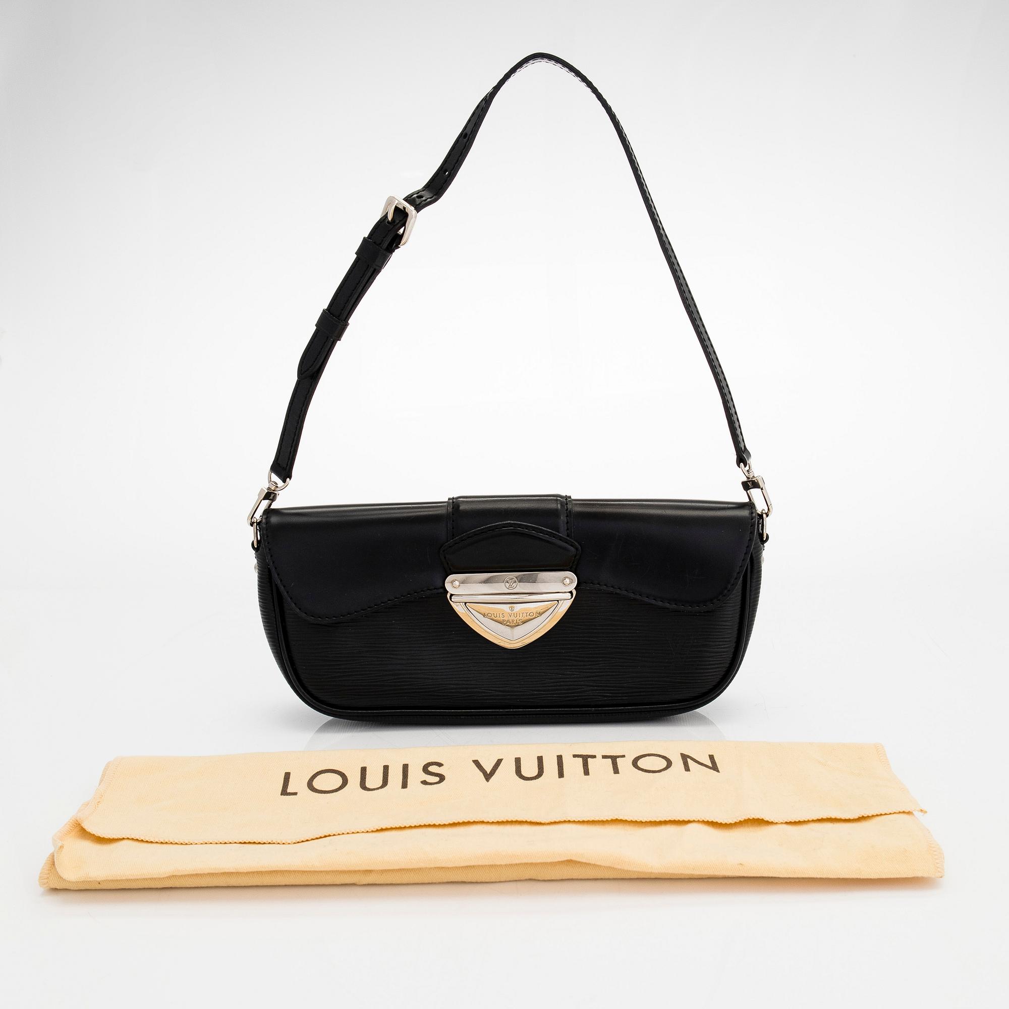 Louis Vuitton, a 'Pochette Montaigne' bag.