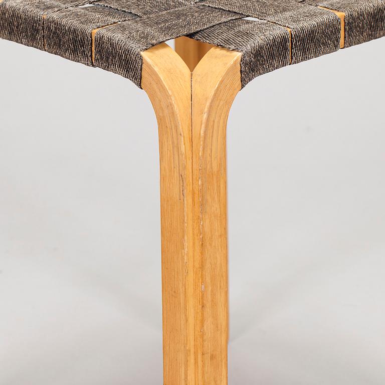 Alvar Aalto,  jakkara, malli Y61, O.Y. Huonekalu- ja Rakennustyötehdas A.B. 1950-luku.