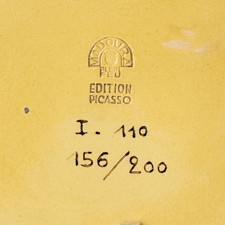 Pablo Picasso, fat, fajans, "Visage gravé, fond grège" (A.R. 29), Madoura, Vallauris, Frankrike, efter 1947.