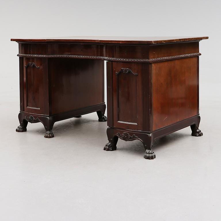 SKRIVBORD, 1900-talets första hälft.