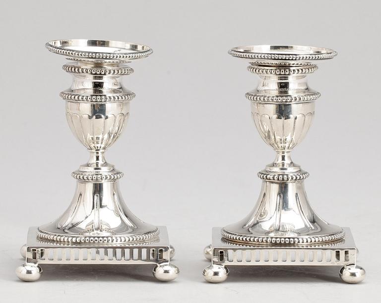 LJUSSTAKAR, ett par, silver, K Anderson, Stockholm, 1903. Totalvikt ca 299 g.