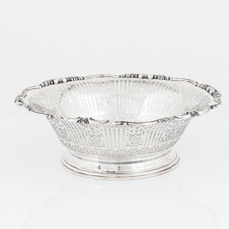 A German Silver Basket, mark of Gebrüder Deyhle, Schwäbisch Gmünd, circa 1900.