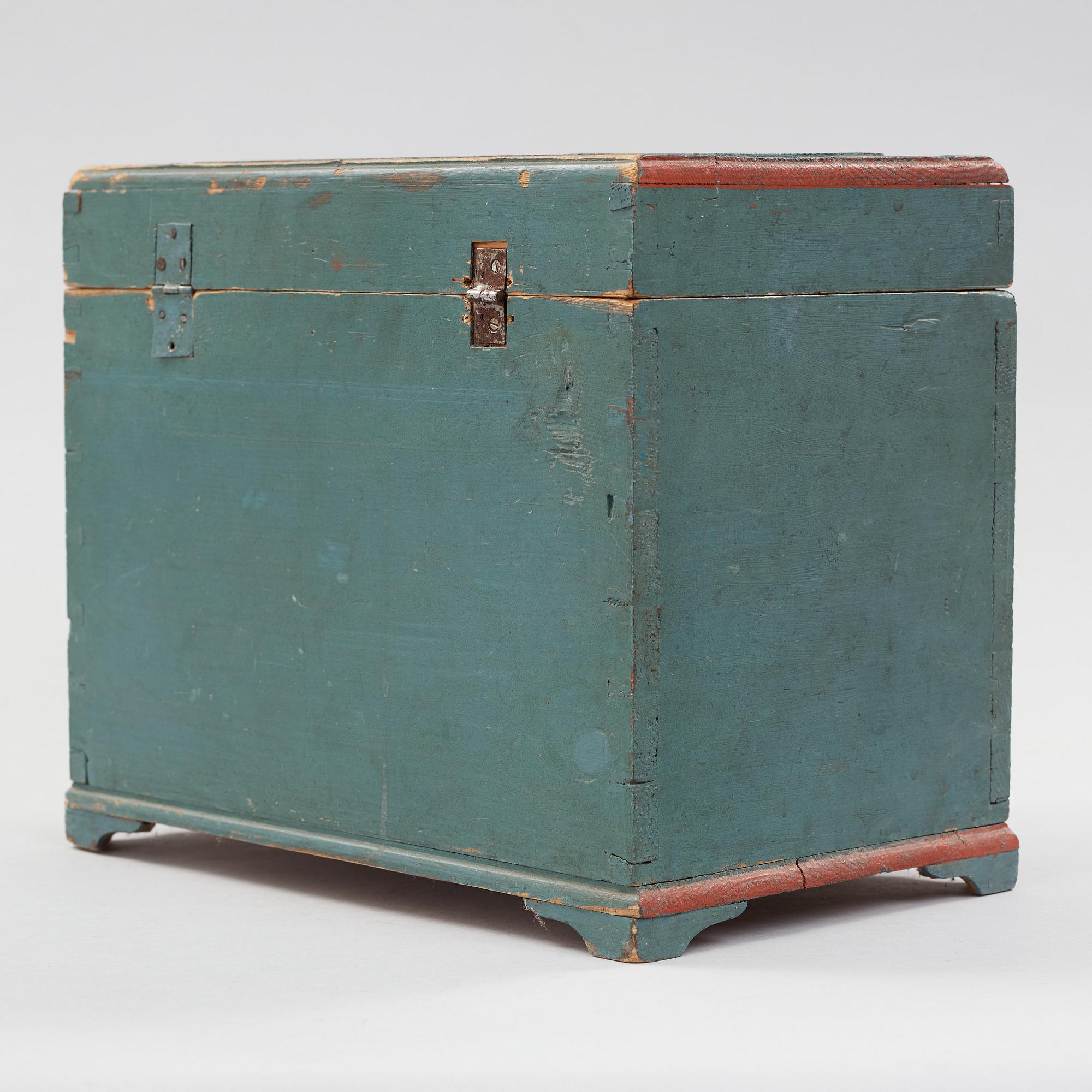 MINIATYRBYRÅ, allmoge, Hälsingland, Märkt MAD 1830.