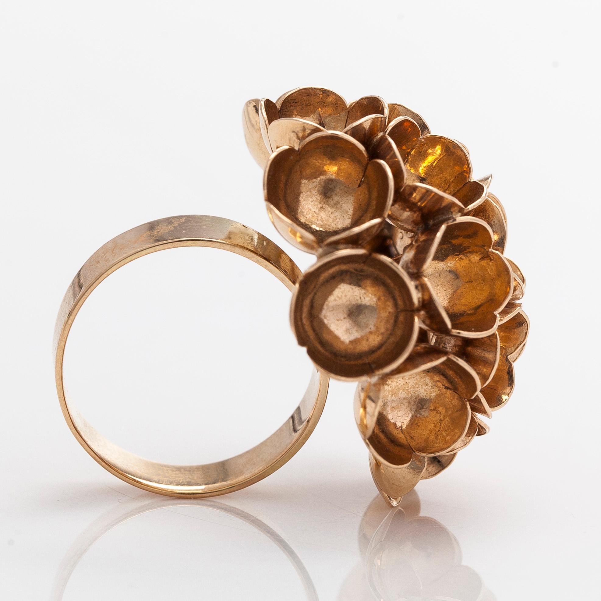 Liisa Vitali, ring, "Spring" 14K gold, Westerback, Helsinki 1970.