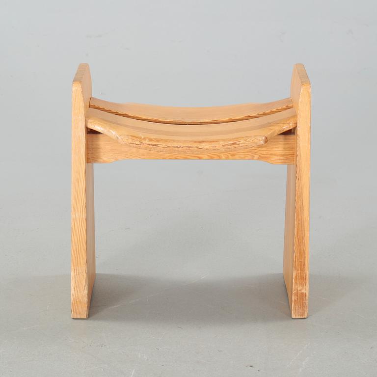 GILBERT MARKLUND, pall "Jonte", Furusnickarn AB, formgiven 1969.