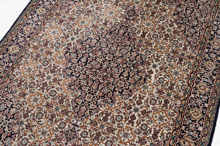 Matta, Ghom part silk, ca 165 x 107 cm.