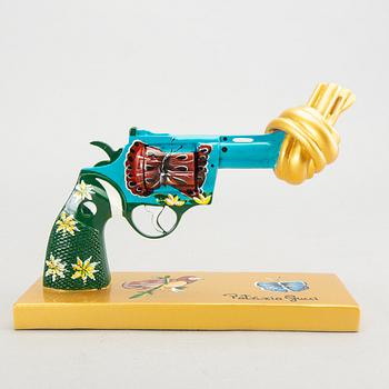 Carl Fredrik Reuterswärd, Non-Violence Project Foundation skulptur 2013.
