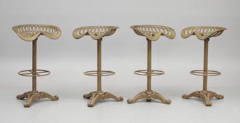 BARSTOLAR, 4 st, bemålat gjutjärn, delvis 1900-talets början.