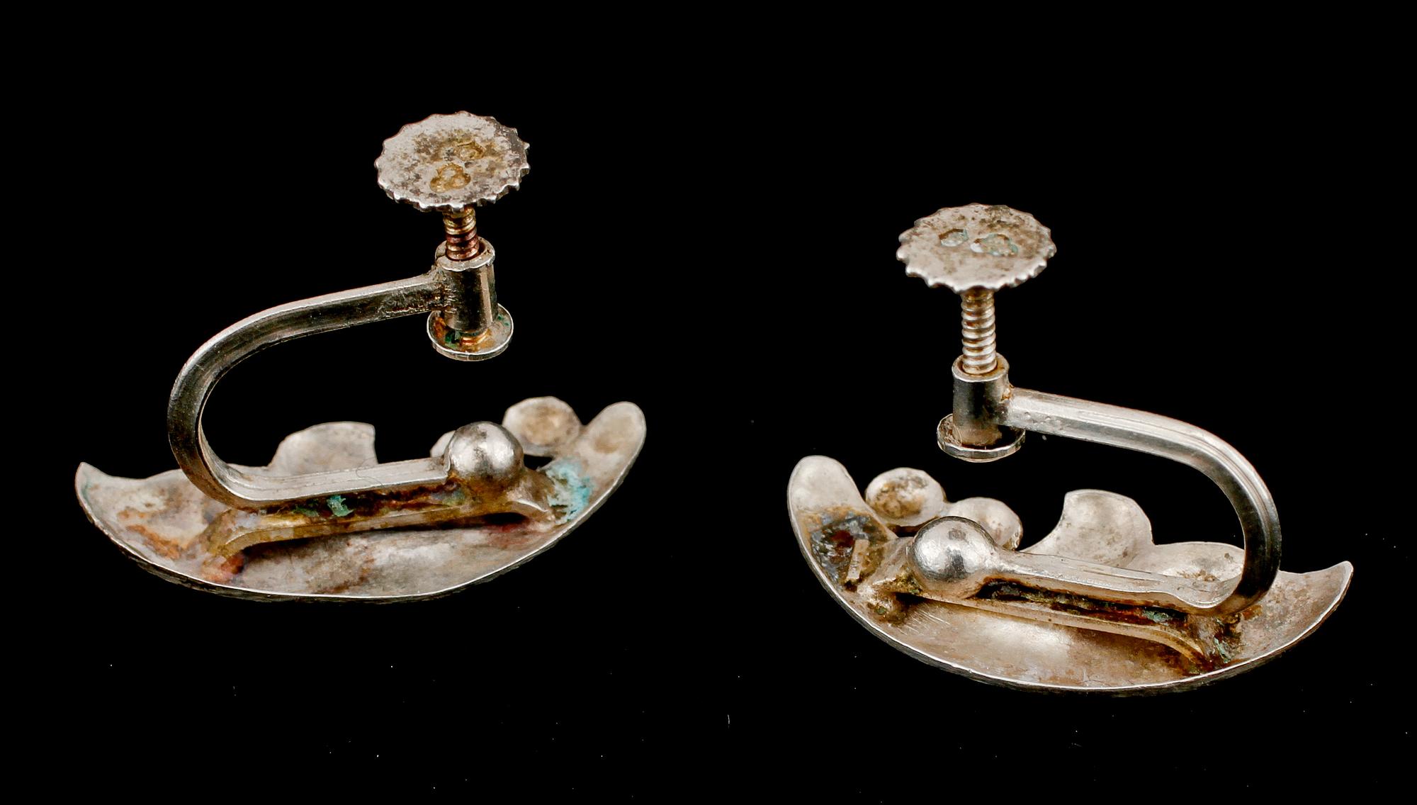 GARNITYR, 3 delar, silver, importstämplade, 1900-talets andra hälft. Vikt 20 g.