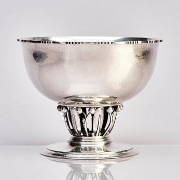 Georg Jensen, skål på fot, silver, design nr 19A, Köpenhamn 1917-1927.