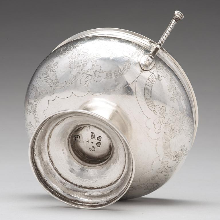 A Swedish 18th century silver brandy-bowl, mark of Nils Grubb, Hudiksvall 1777.