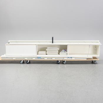 Antonio Citterio, a 'Flat C' shelving for B&B Italia.