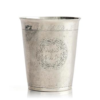272. A Danish early 18th century silver beaker, mark of Jens Jacobsen Hoff. Assay mark Conrad Ludolph, Copenhagen 1716.