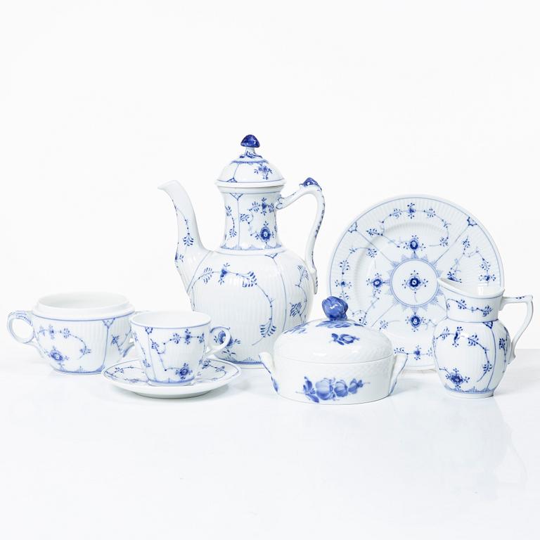 Royal Copenhagen, kaffeservis, 22 delar, "Musselmalet", Danmark.