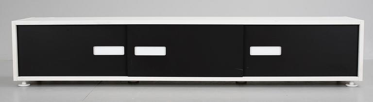 SIDEBOARD, "Funk", Per Söderberg, David Design, formgiven år 2000.