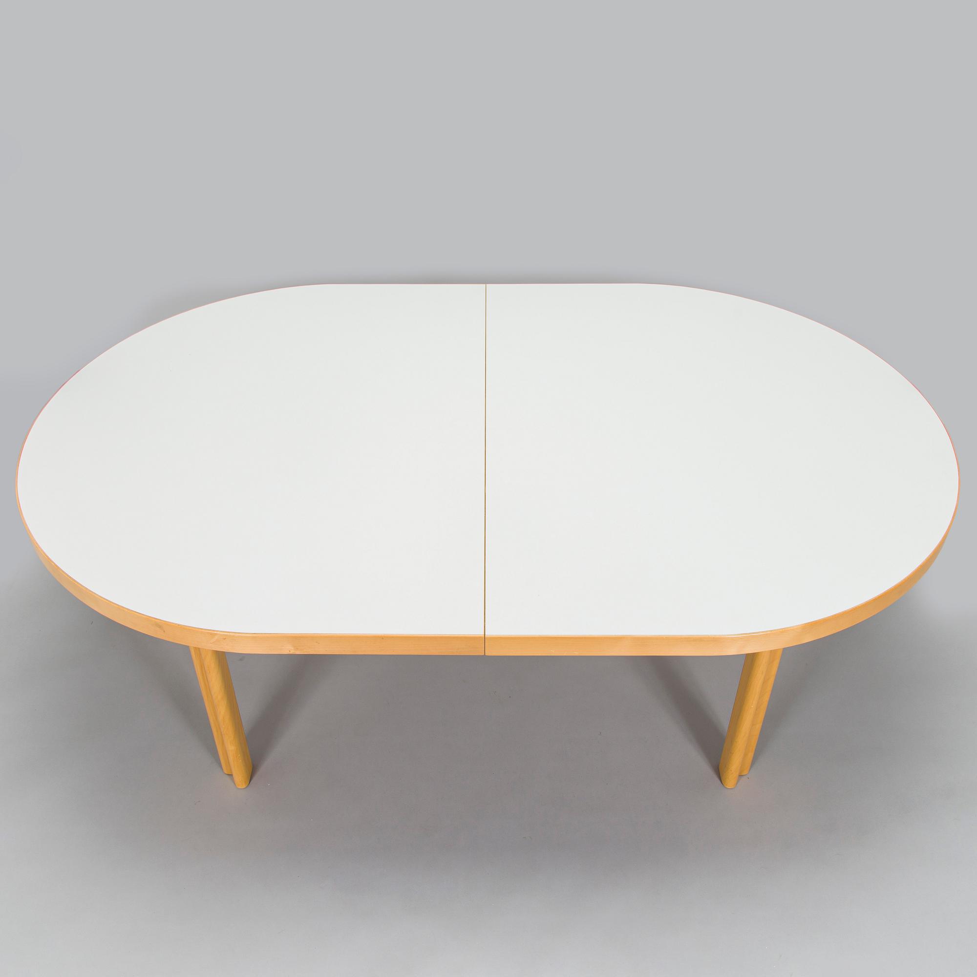 Alvar Aalto, a late 20th century 'H99' dining table for Artek.