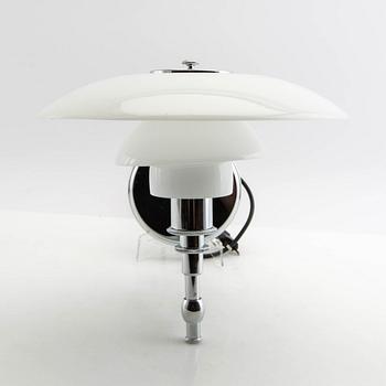Poul Henningsen, vägglampa PH 3/2 för Louis Poulsen Danmark.