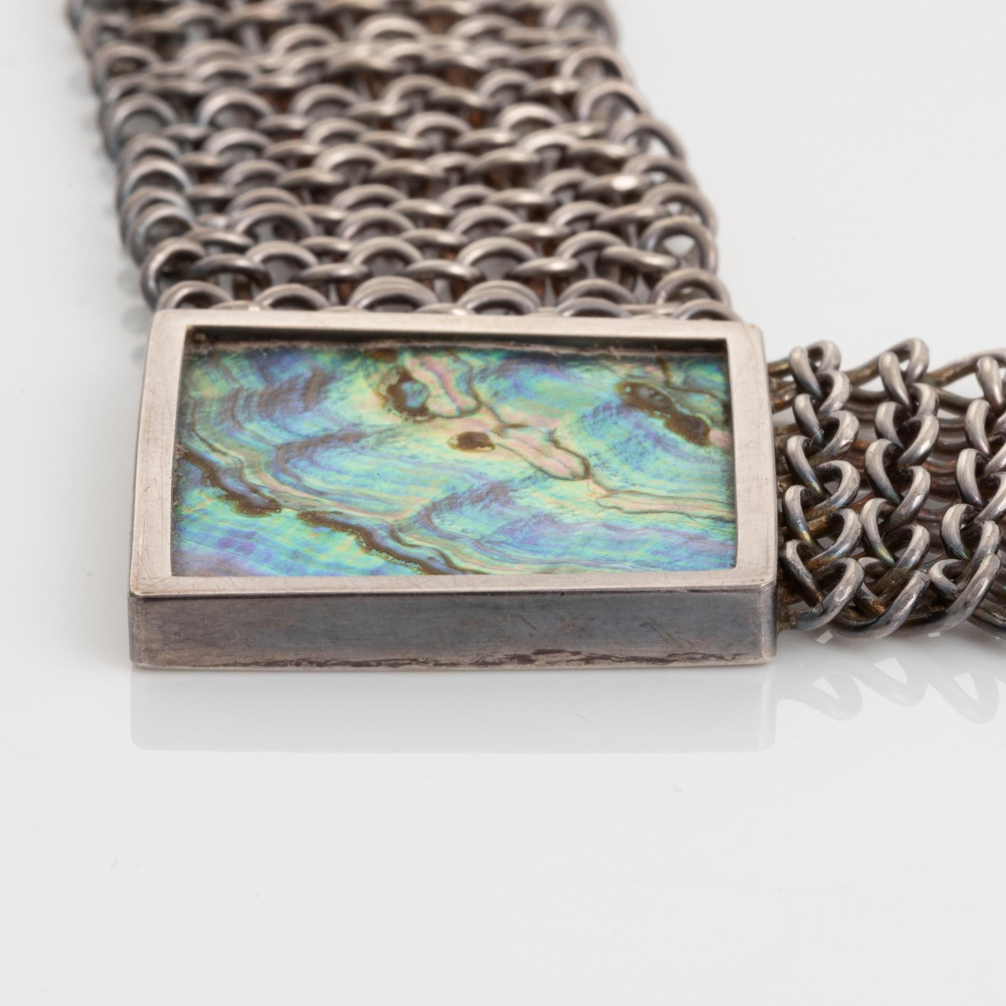 Collier, silver med snäckskal.