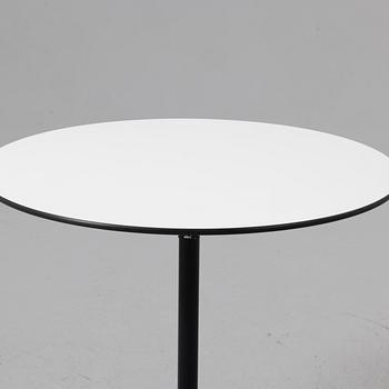 Charles & Ray Eames, Bord samt stolar, DSR Plastic Chairs, Vitra, 2000-tal.