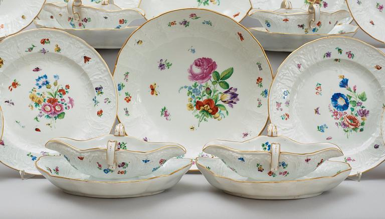 SERVIS, 78 delar, porslin. Meissen, främst 1700-tal.