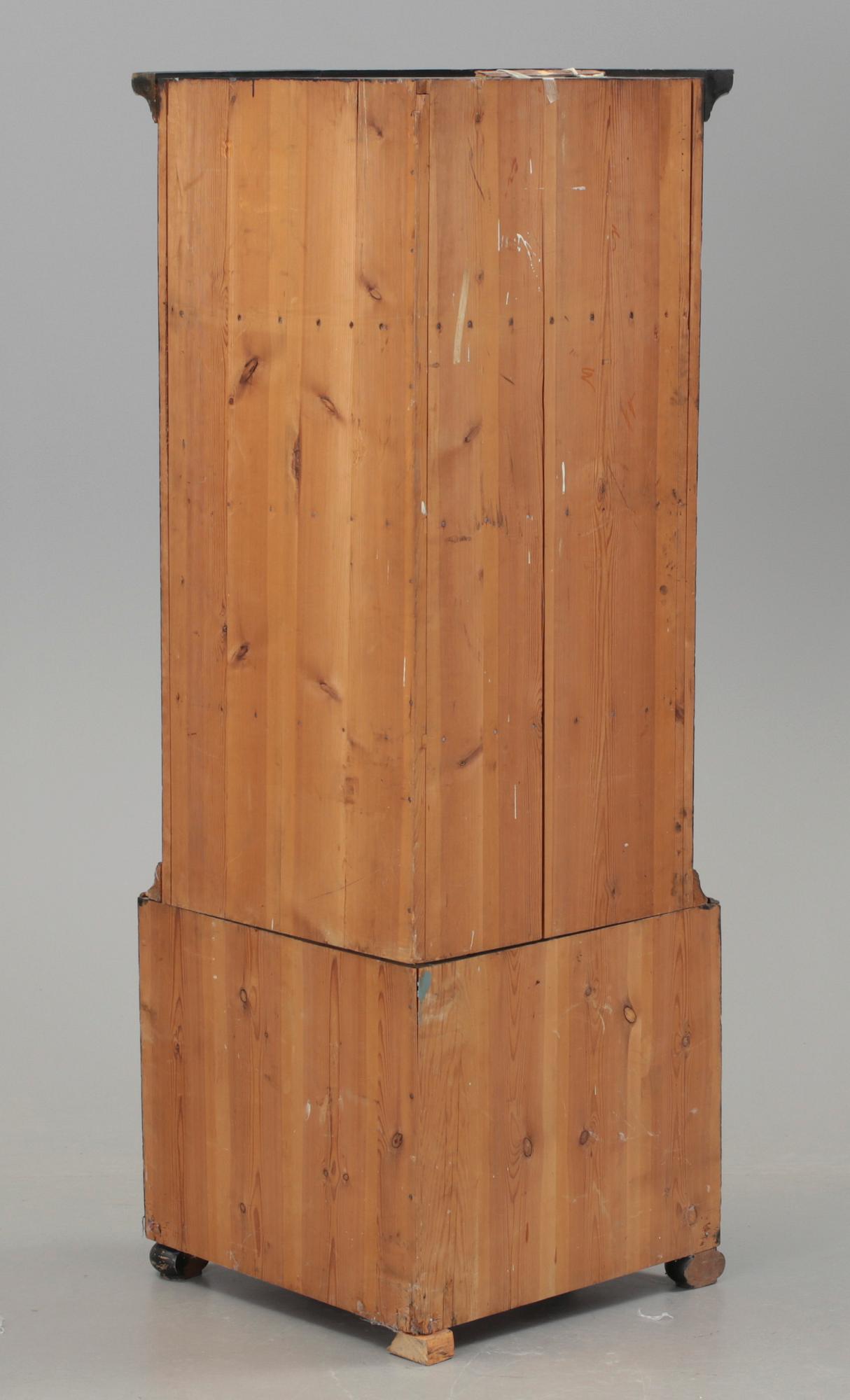 HÖRNSKÅP, allmoge, omkring 1900.