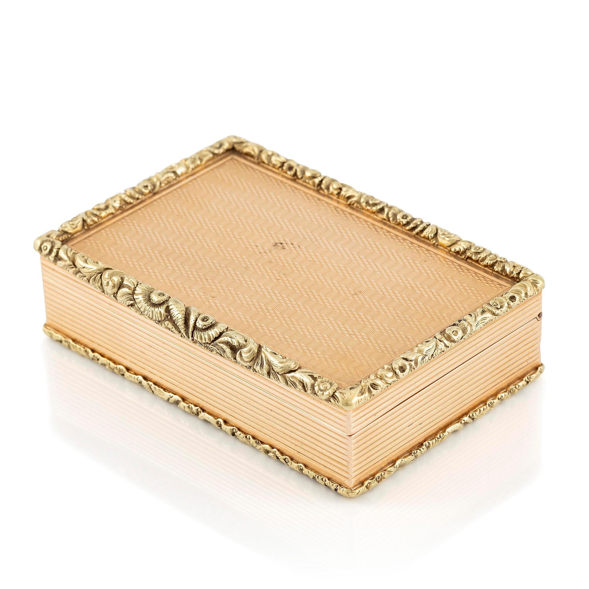 An european 14 carat gold box 'deux couleur', unmarked, probably Central Europe 19th century.