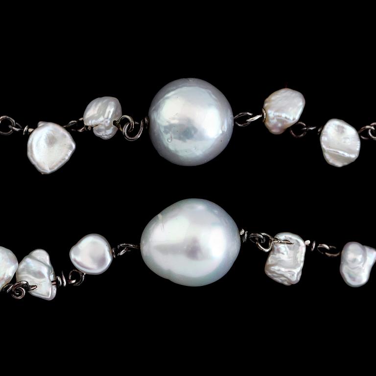 COLLIER, odlade pärlor, briljantslipade diamanter, sterlingsilver.