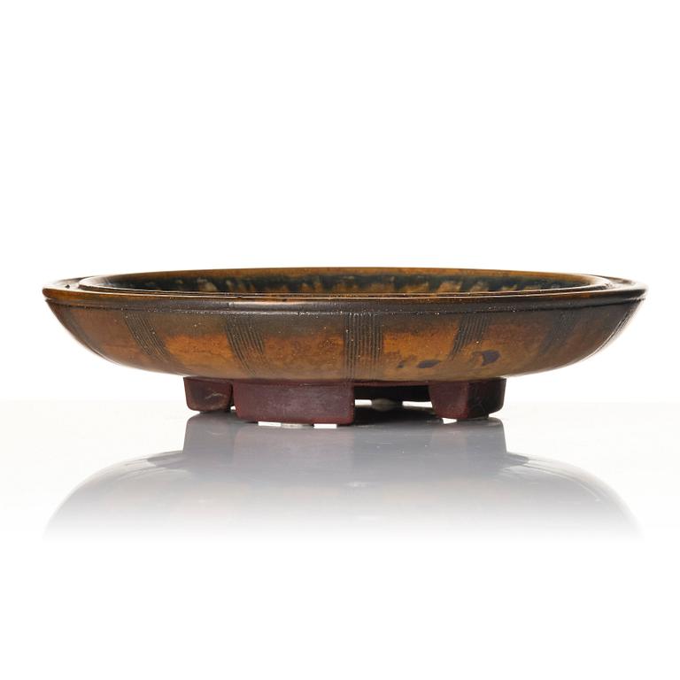Wilhelm Kåge, a "Farsta" stoneware footed bowl, Gustavsberg studio, Sweden 1954.