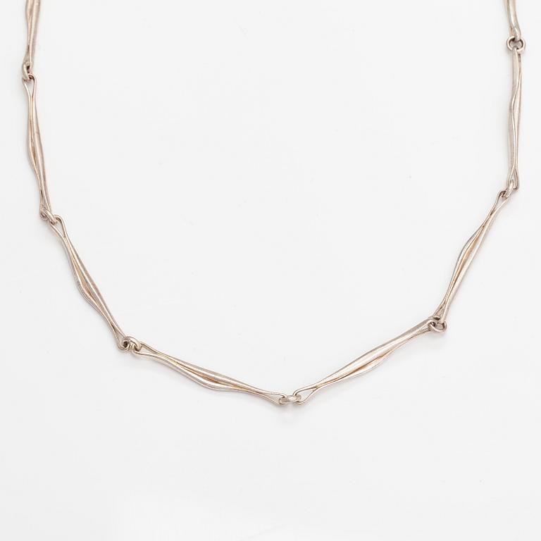 Björn Weckström, Kaulakoru "Säteet", sterlinghopeaa. Lapponia 1975.