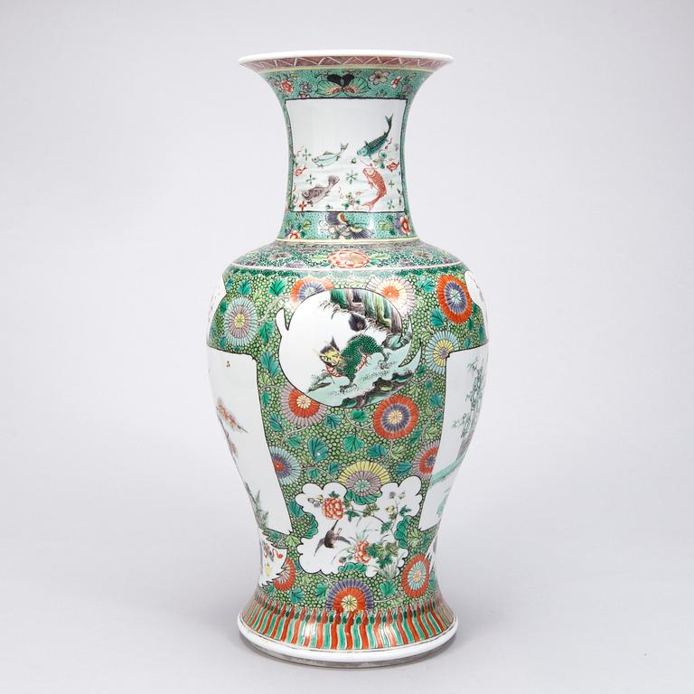 VAS, porslin, Kina tidigt 1900-tal.