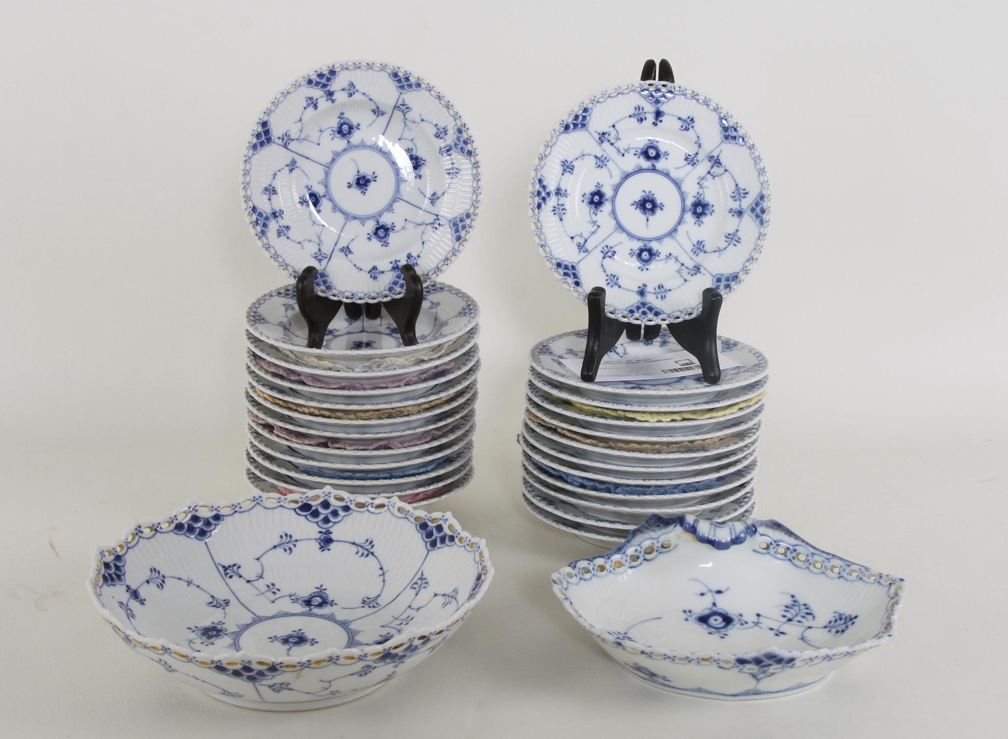 SERVIS, 52 delar. "Musselmalet" Royal Copenhagen.