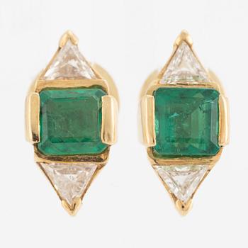 Earrings, gold with emeralds and triangular diamonds.